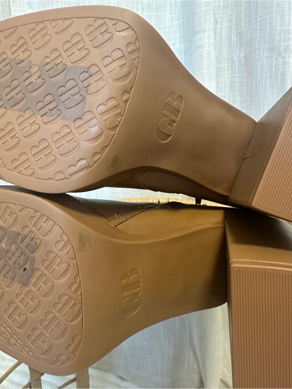 Gianni Bini Ah-Mazed Caramel Brown Block Heel Platform Chelsea Boots. - Picture 11 of 11